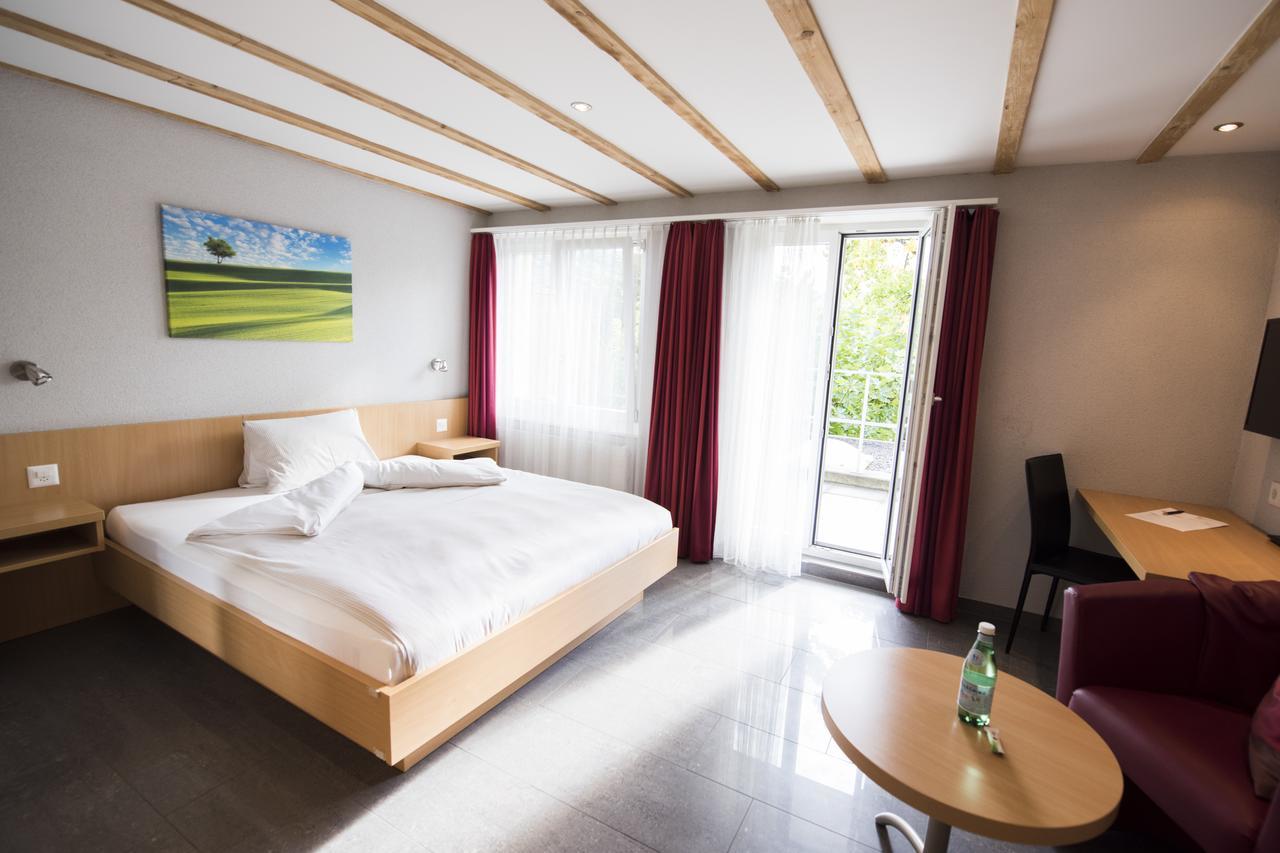 Hotel Restaurant Neuhaus Hertenstein Eksteriør billede
